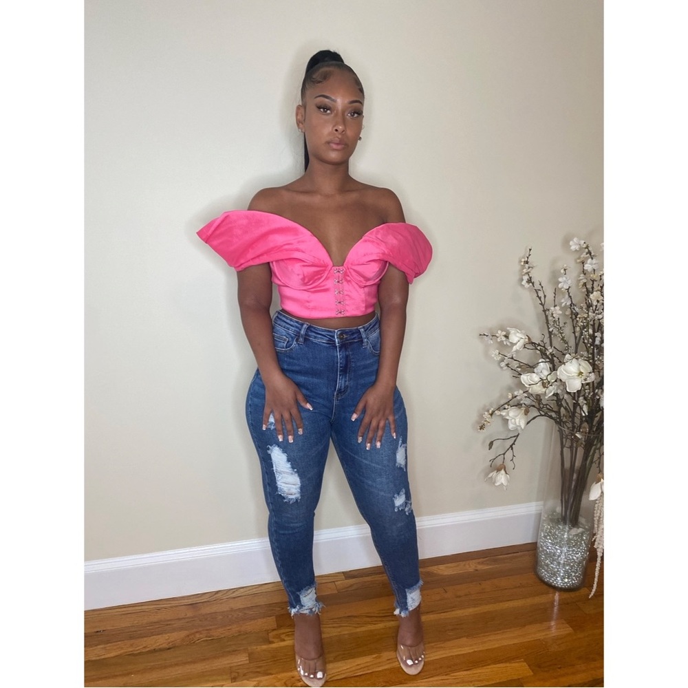 Pink crop top puffy sleeves